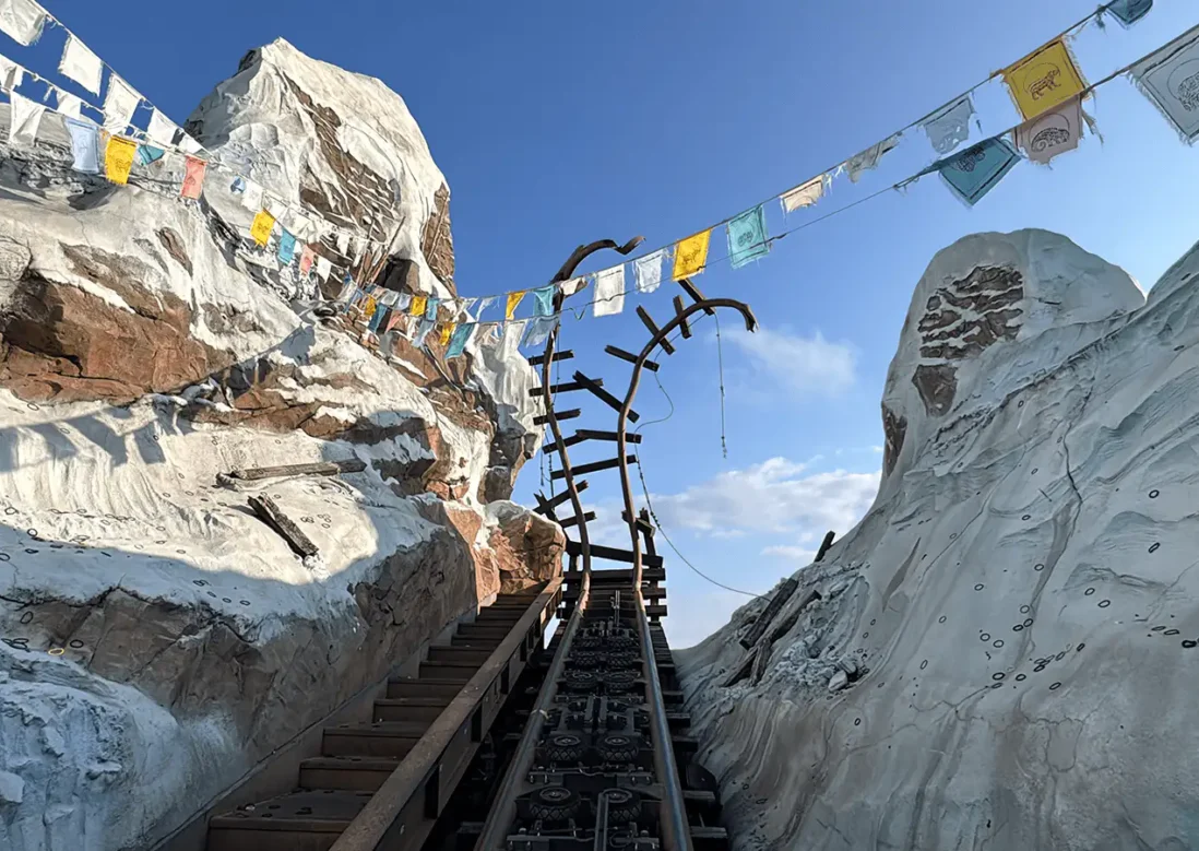 Expedition Everest Attraction at Disney's Animal Kingdom Ride Video POV