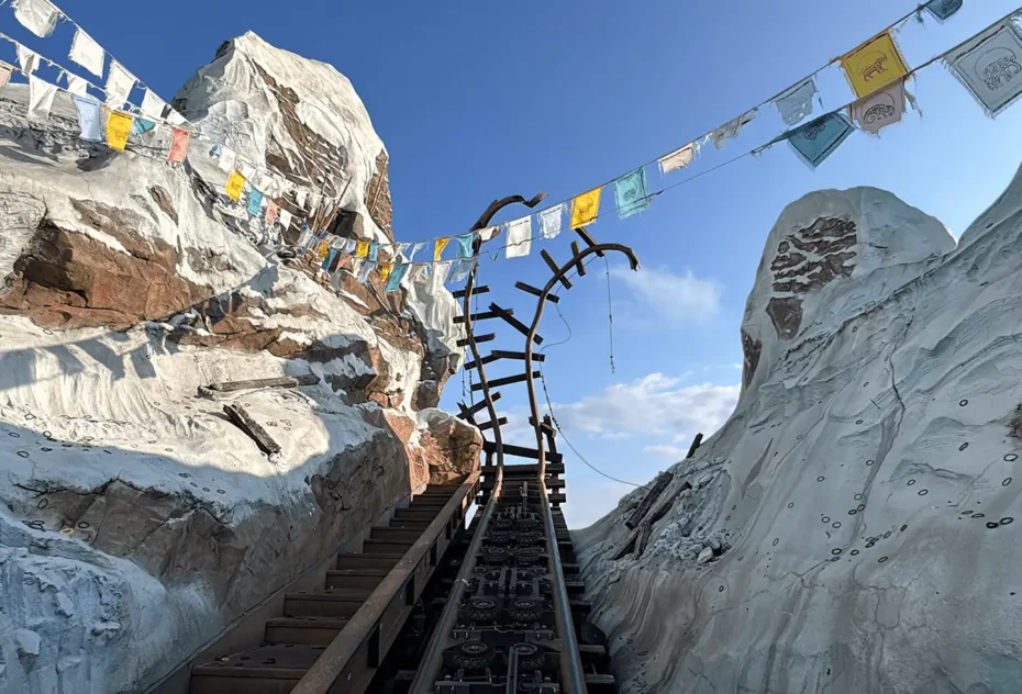 Expedition Everest Attraction at Disney's Animal Kingdom Ride Video POV