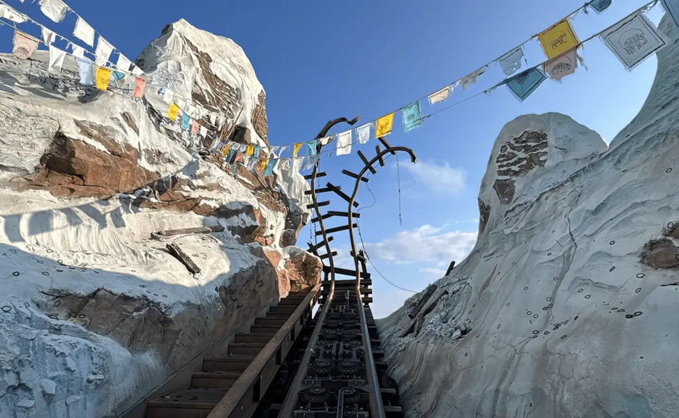 Expedition Everest Attraction at Disney's Animal Kingdom Ride Video POV